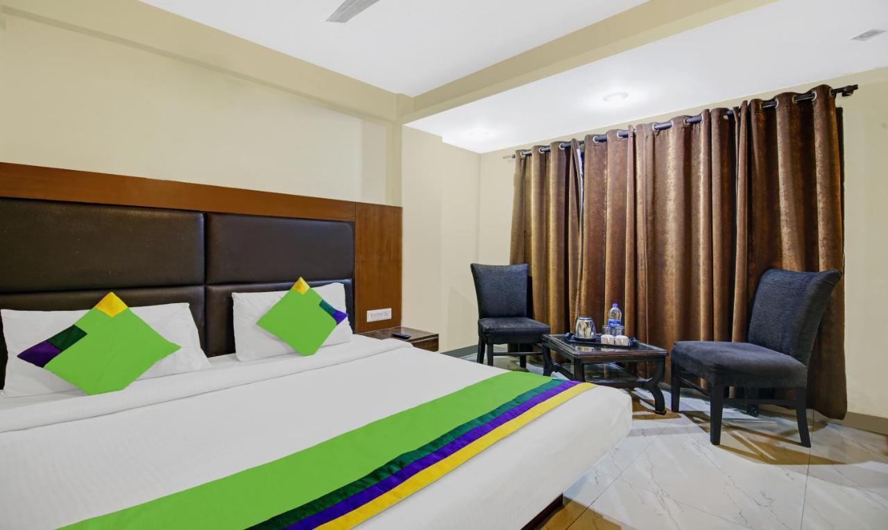 Itsy By Treebo - Howard International Mall Road Mussoorie Exterior photo